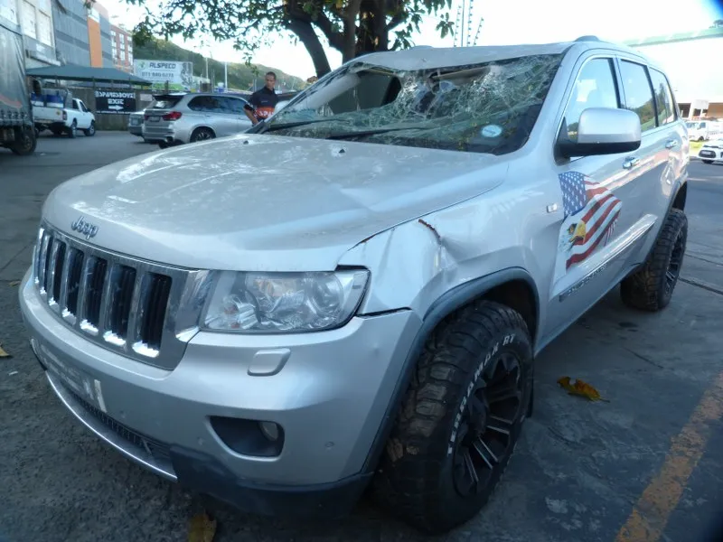 2025 Jeep Grand Cherokee 3.0 V6 CRD 4x4 LTD view 2