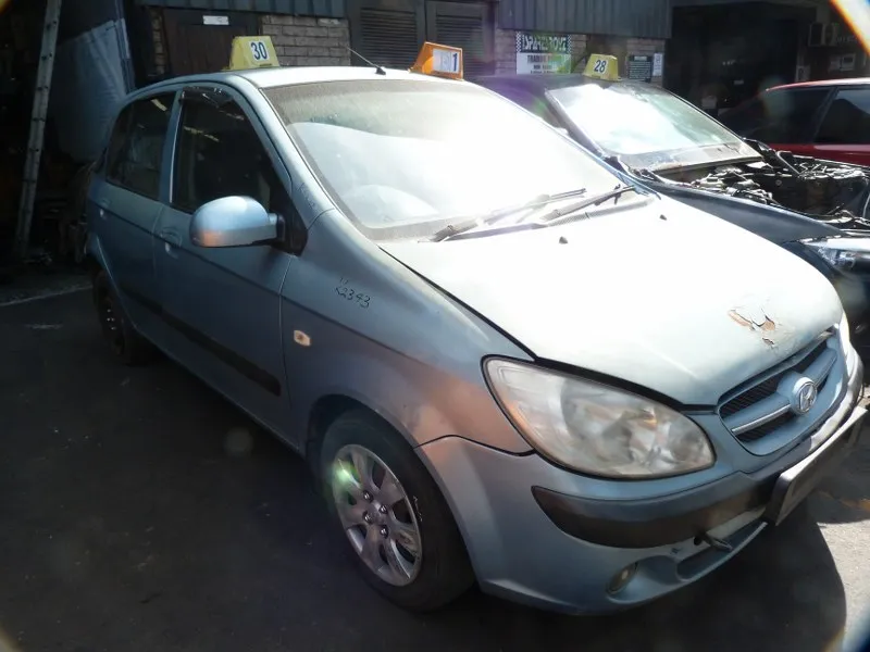 2007 Hyundai Getz 1.6 16V Manual view 4