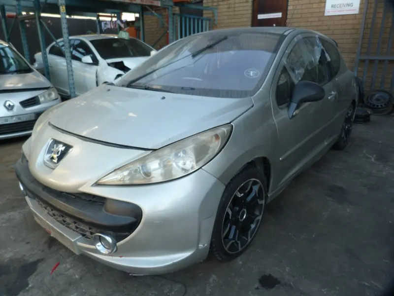 2007 Peugeot 207 1.6T view 2
