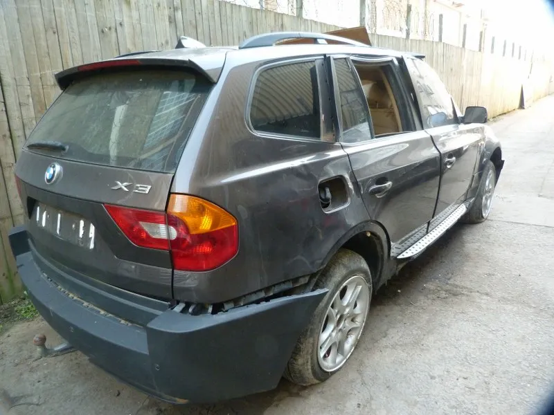 2005 BMW X3 3.0i E83 Manual view 5