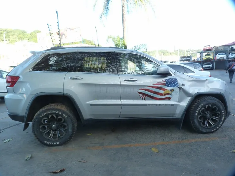 2025 Jeep Grand Cherokee 3.0 V6 CRD 4x4 LTD view 4