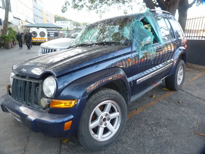 2007 Jeep Cherokee 3.7 V6 LTD Petrol AT view 3
