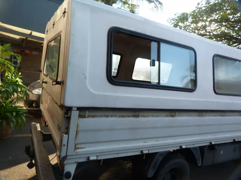 2004 Kia K2700 2.7 Tilt Cab view 5