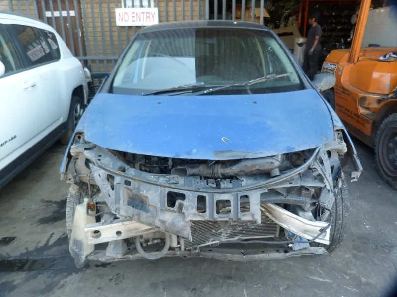 2007 Renault Clio III 1.6 16V Manual view 2
