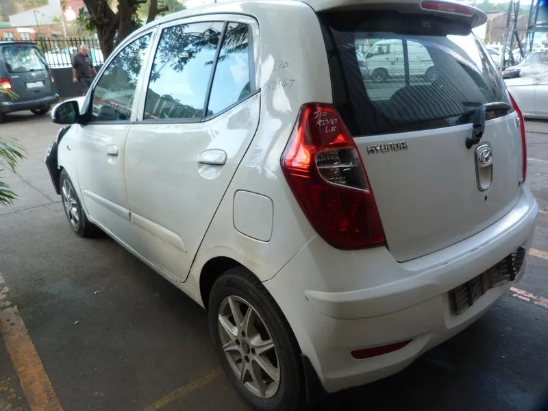 2012 Hyundai i10 1.2 Manual view 5