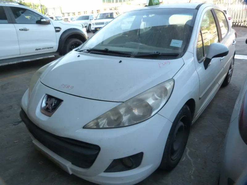 2012 Peugeot 207 1.4 8V view 2