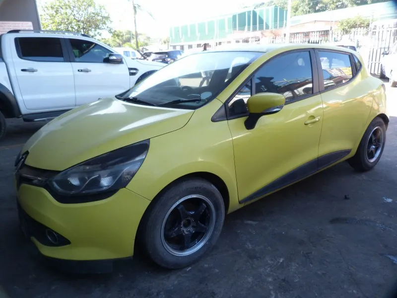 2015 Renault Clio IV 900T Petrol Dynamique view 2