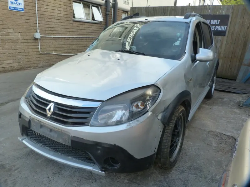 2012 Renault Sandero 1.6 Manual view 2