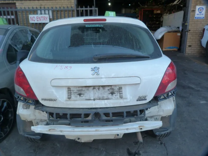 2012 Peugeot 207 1.4 8V view 5