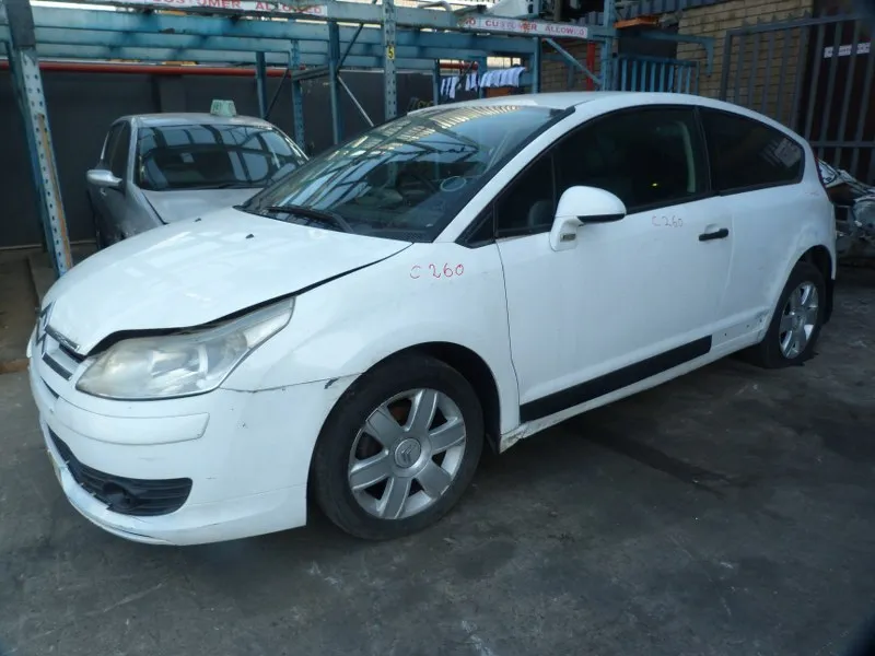 2008 Citroën Citroen C4 1.6 VTR view 3