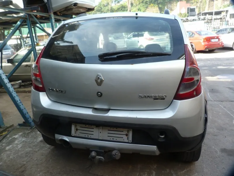 2012 Renault Sandero 1.6 Manual view 5