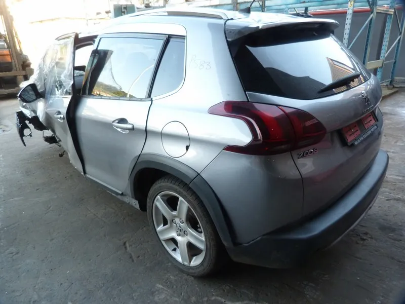 2020 Peugeot 2008 1.2T Puretech Allure AT view 5