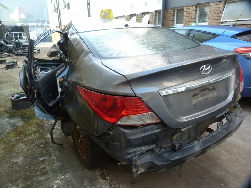 2013 Hyundai Accent 1.6 Manual view 5