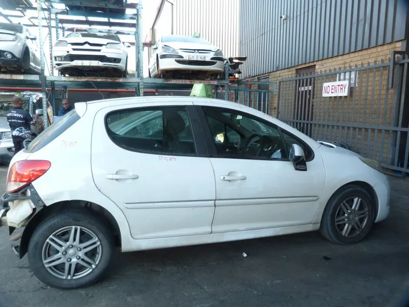 2012 Peugeot 207 1.4 8V view 4