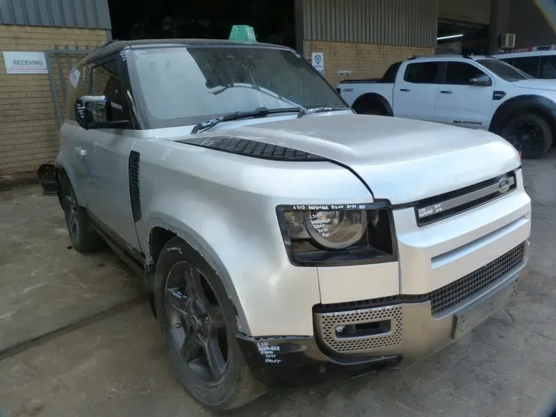2021 Land Rover Land Rover Defender D300 3.0 AT view 2