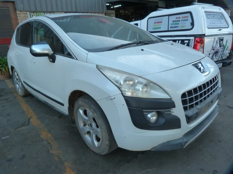 2011 Peugeot 3008 1.6 VTi Manual view 3