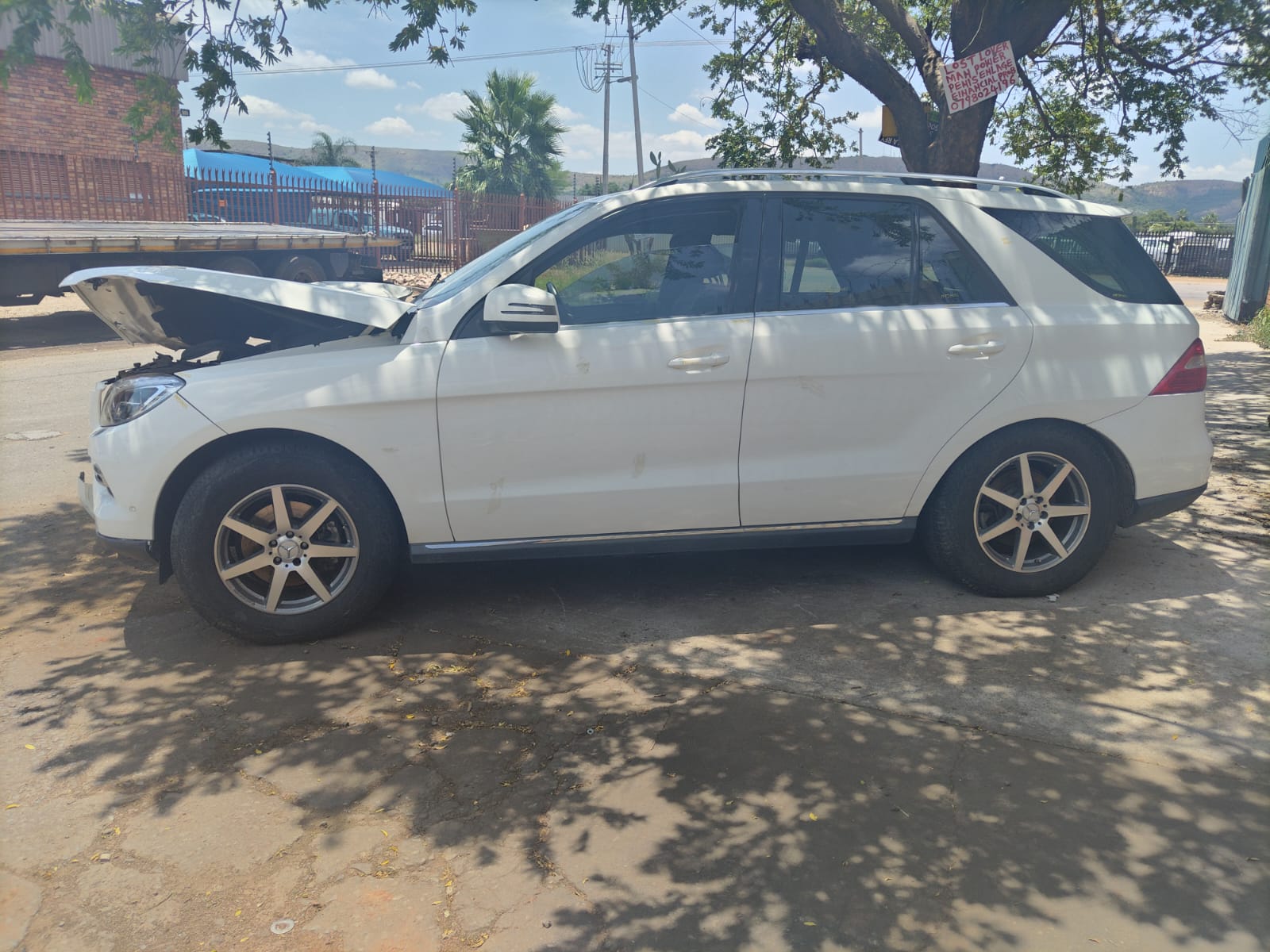 2014 Mercedes-Benz ML250 BLUETEC 4MATIC view 9