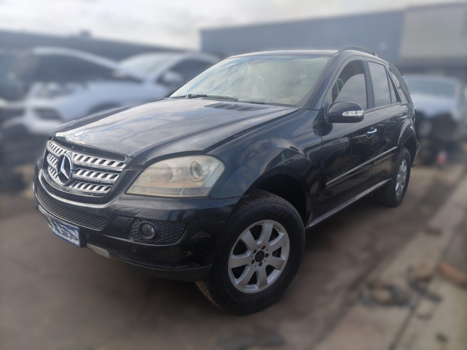 2007 Mercedes-Benz ML350 4MATIC view 3