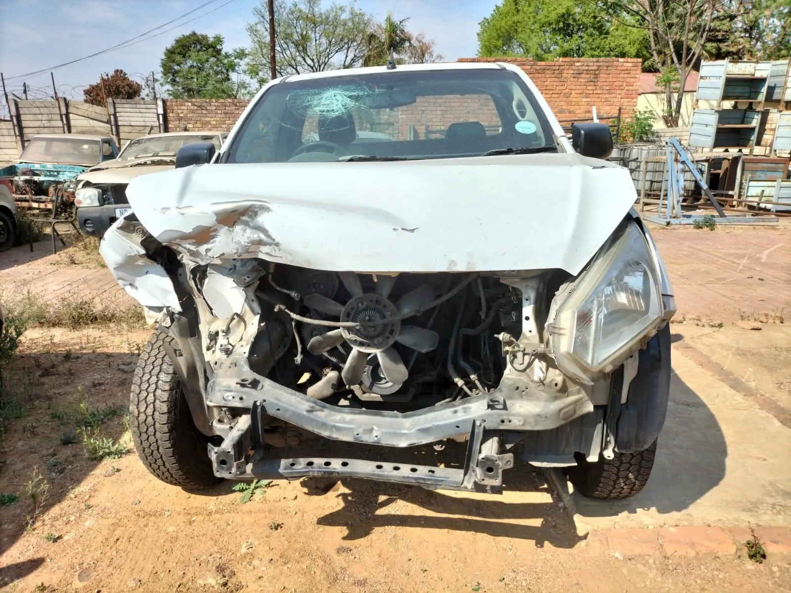 2025 Isuzu D-Max view 3