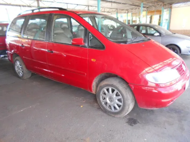 2025 Volkswagen Sharan view 2