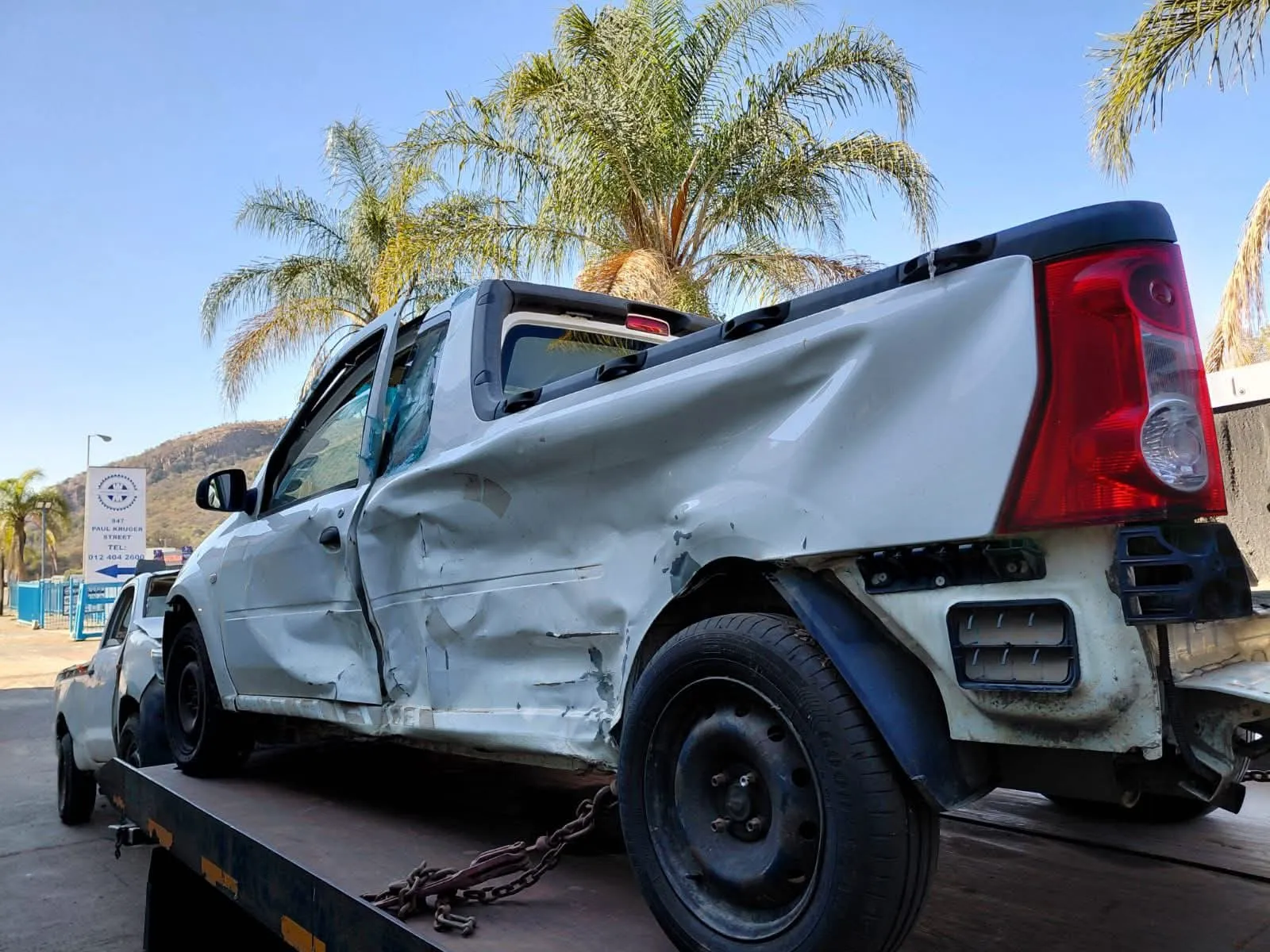 2025 Nissan NP200  view 3