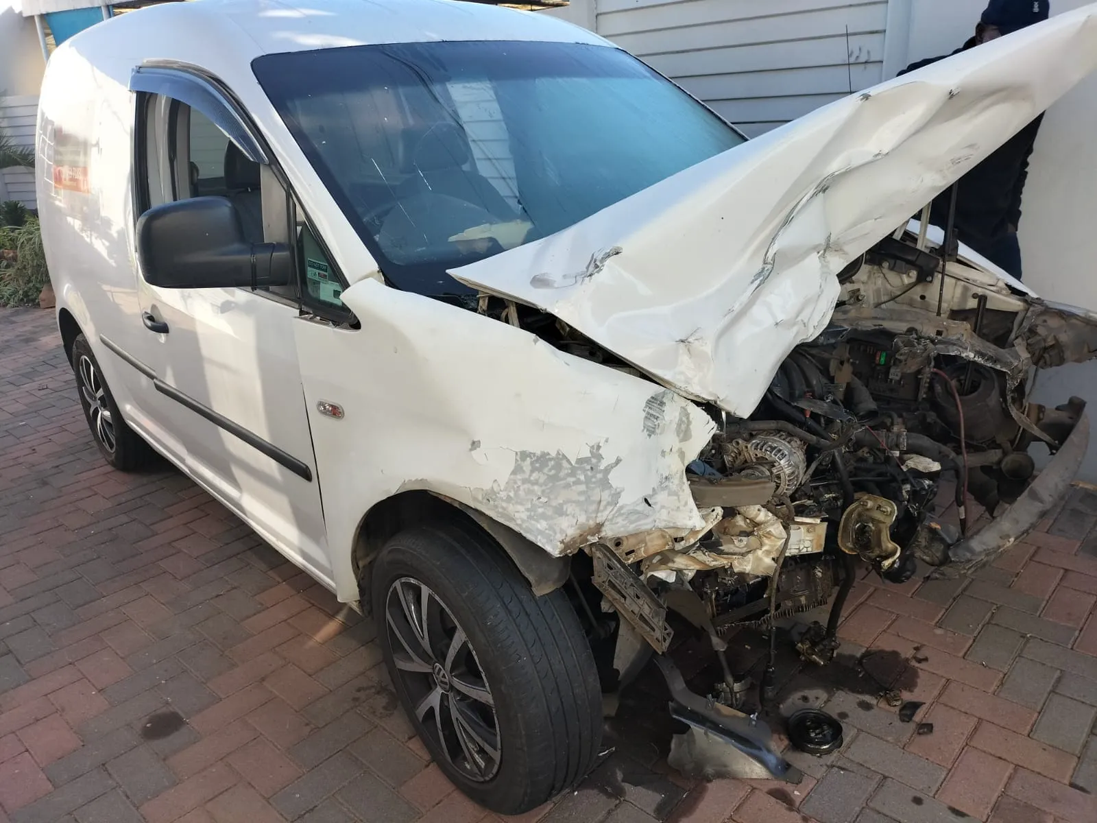 2025 Volkswagen Caddy  view 4