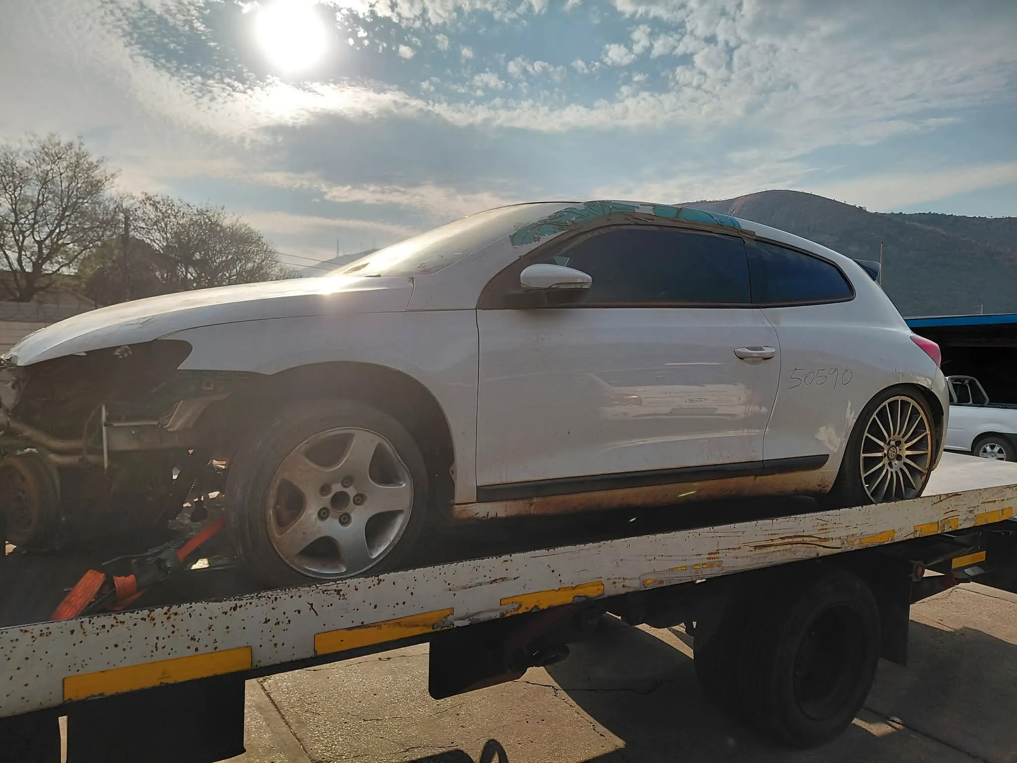 2013 Volkswagen Scirocco view 4