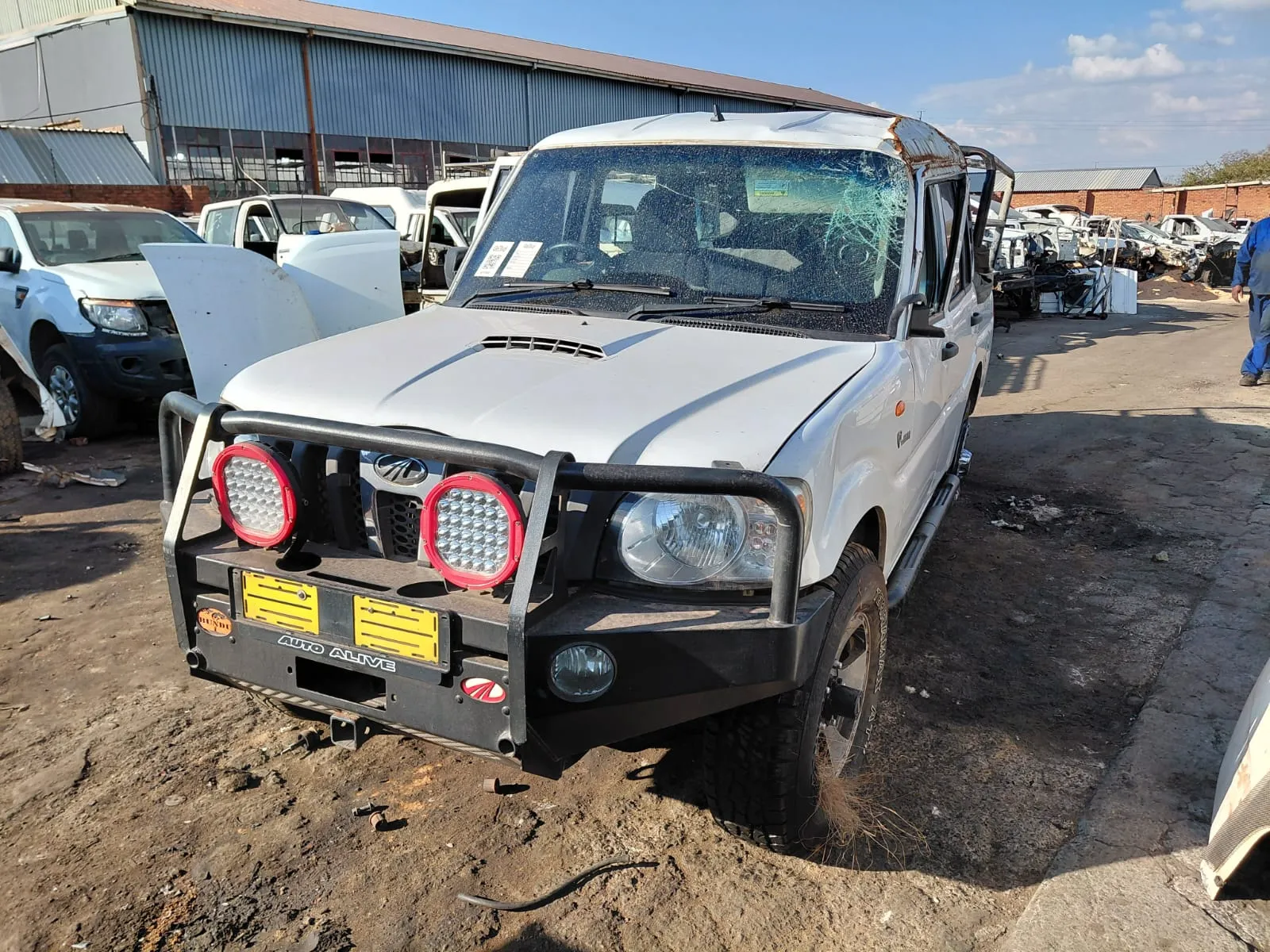 2025 Mahindra Scorpio view 3