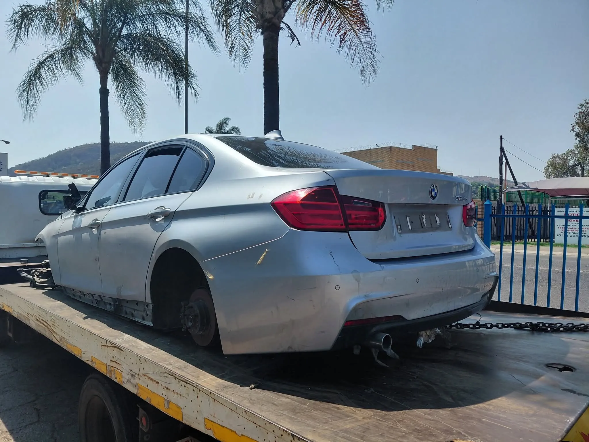 2016 BMW 3 Series view 2