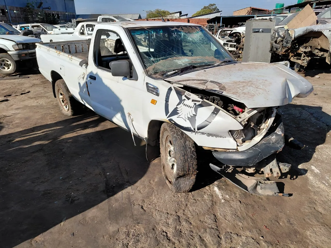 2025 Nissan Hardbody  view 4