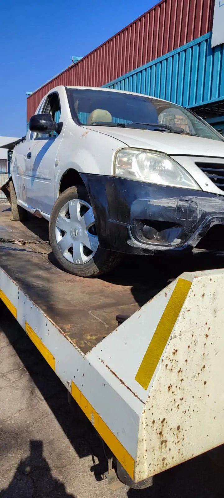 2025 Nissan NP200  view 4