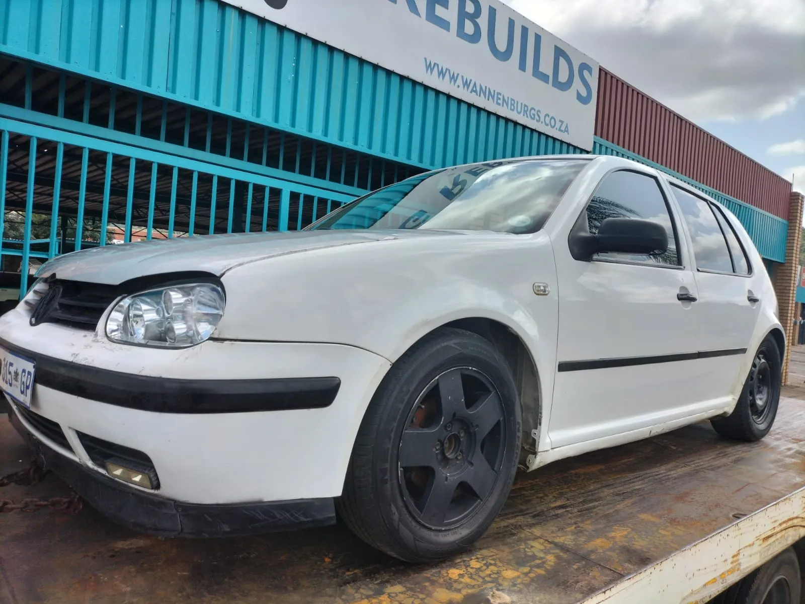 2025 Volkswagen Golf view 2