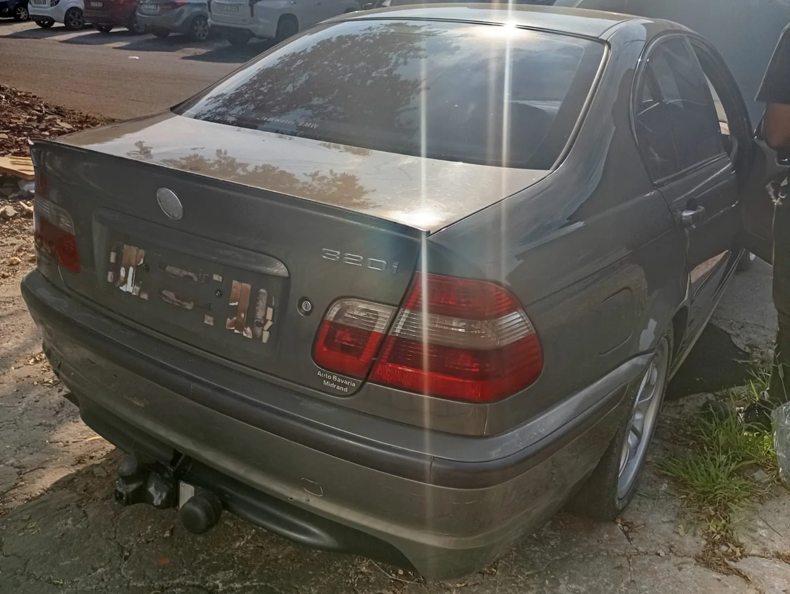 2004 BMW E46 320I view 4
