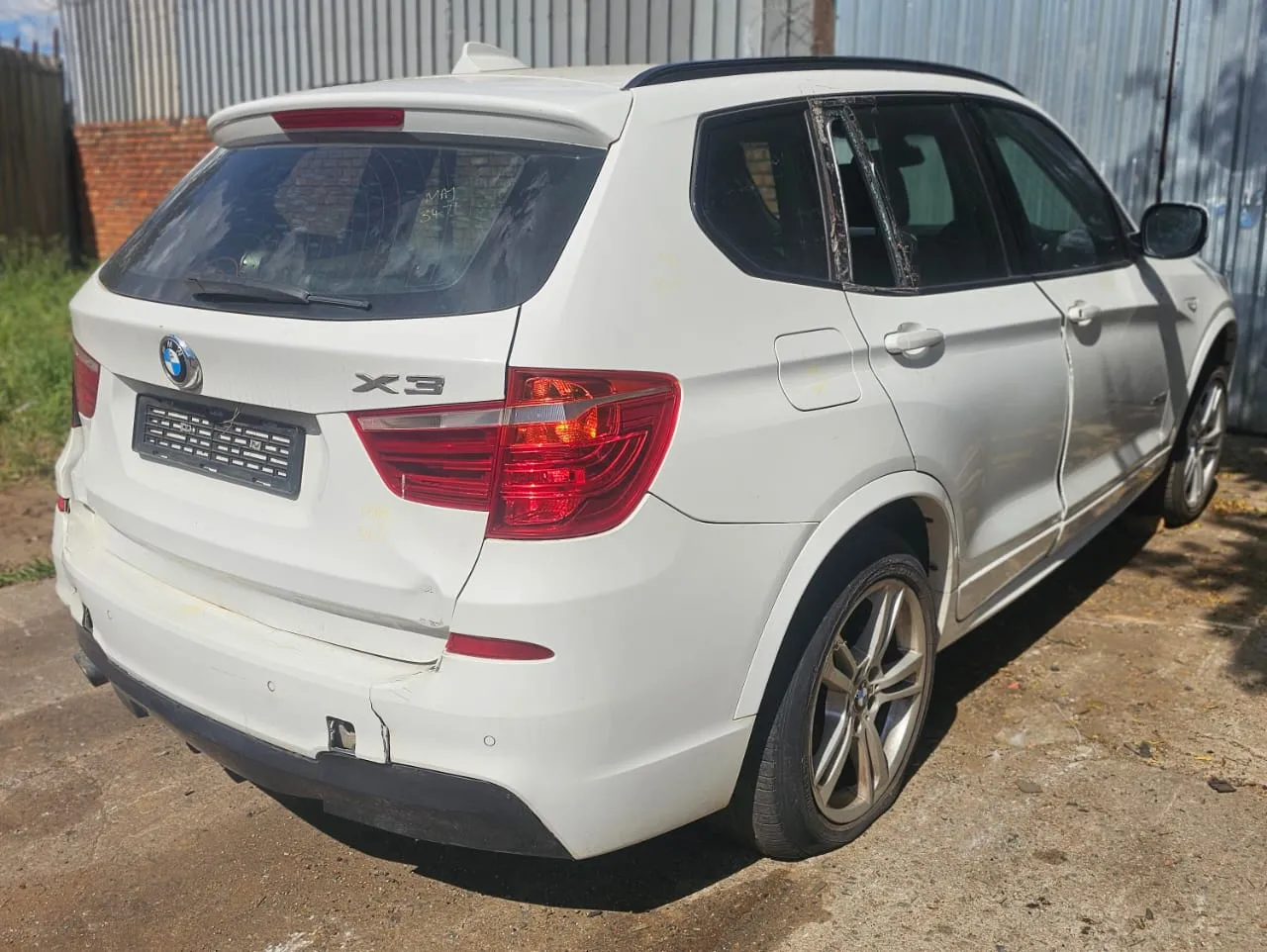 2011 BMW X3 F25 view 2