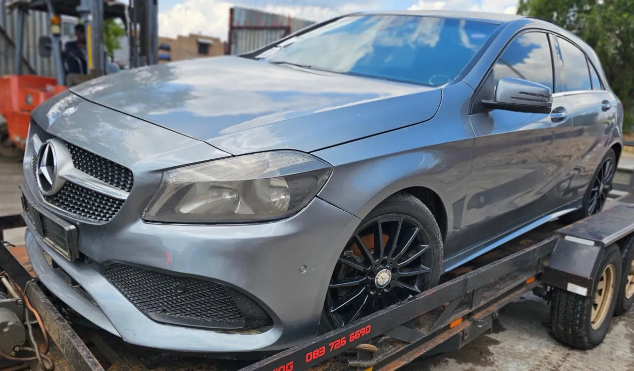 2015 Mercedes-Benz W176 DIESEL view 3