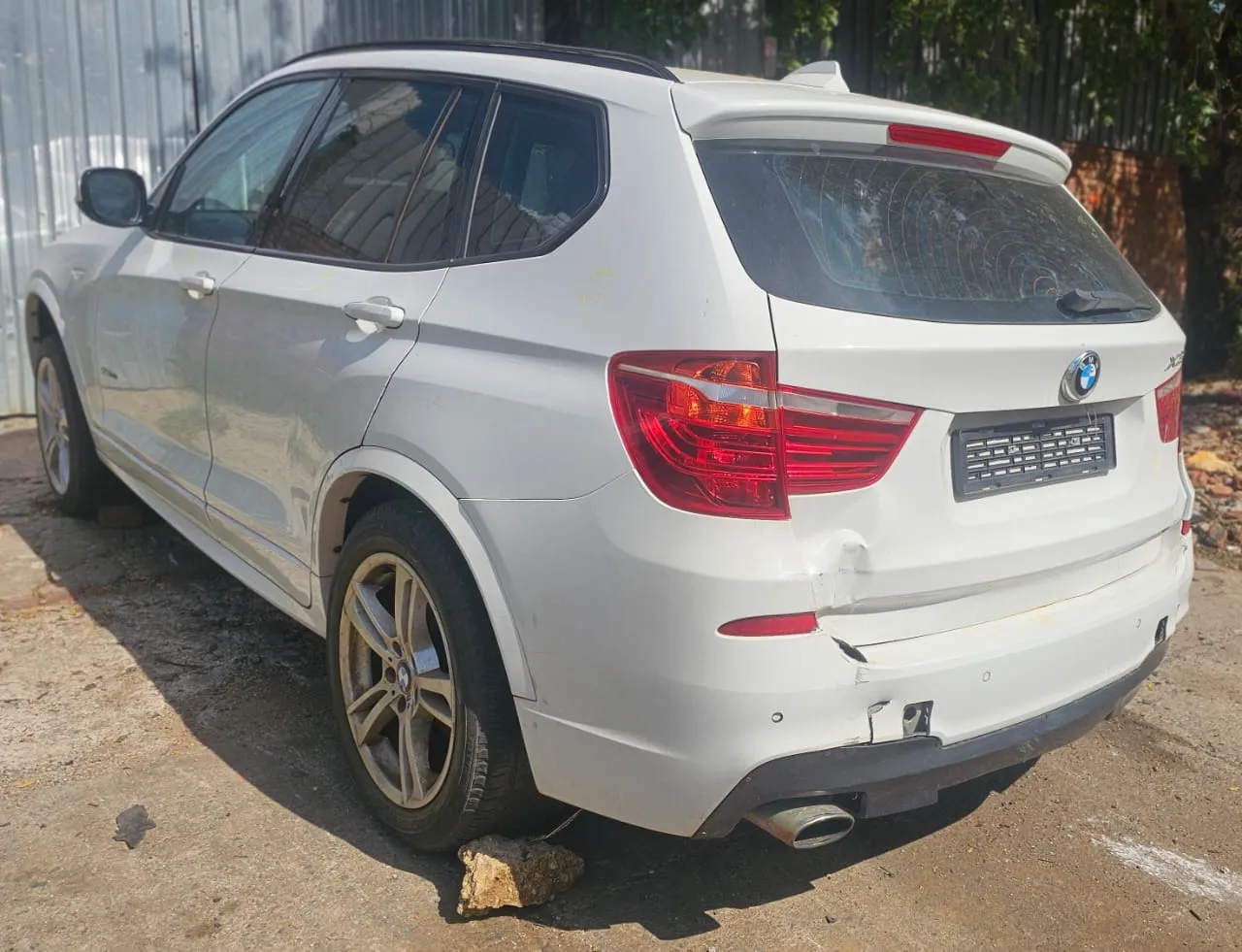 2011 BMW X3 F25 view 3