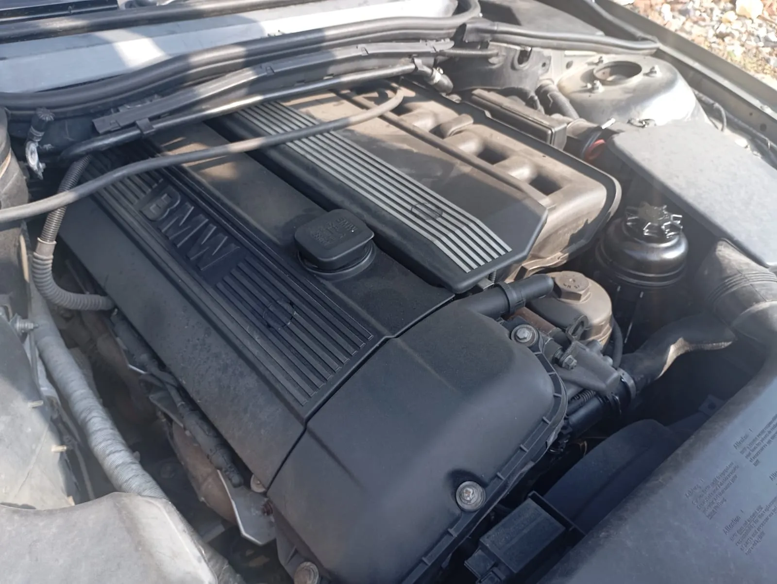 2004 BMW E46 320I view 5