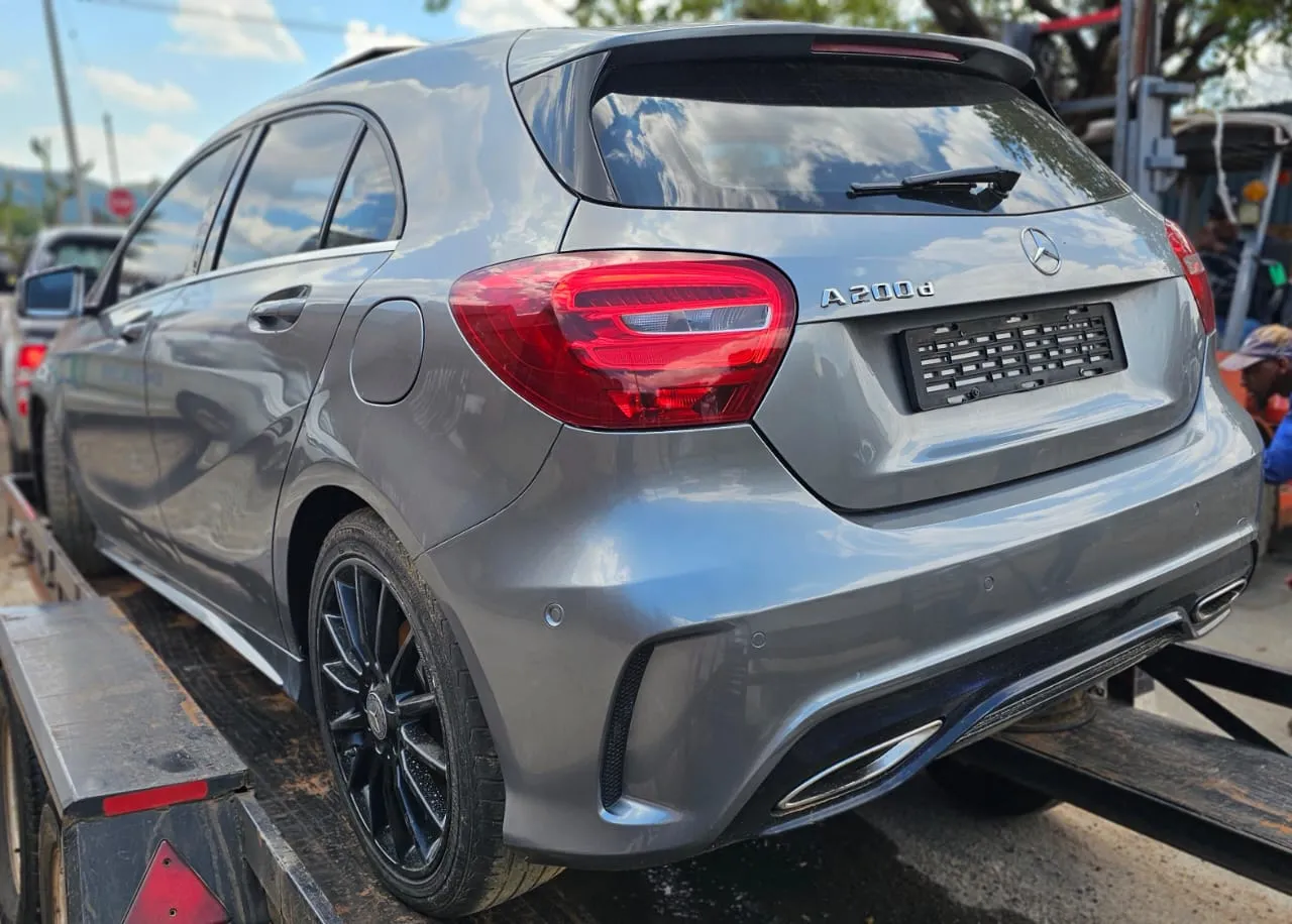 2015 Mercedes-Benz W176 DIESEL view 4