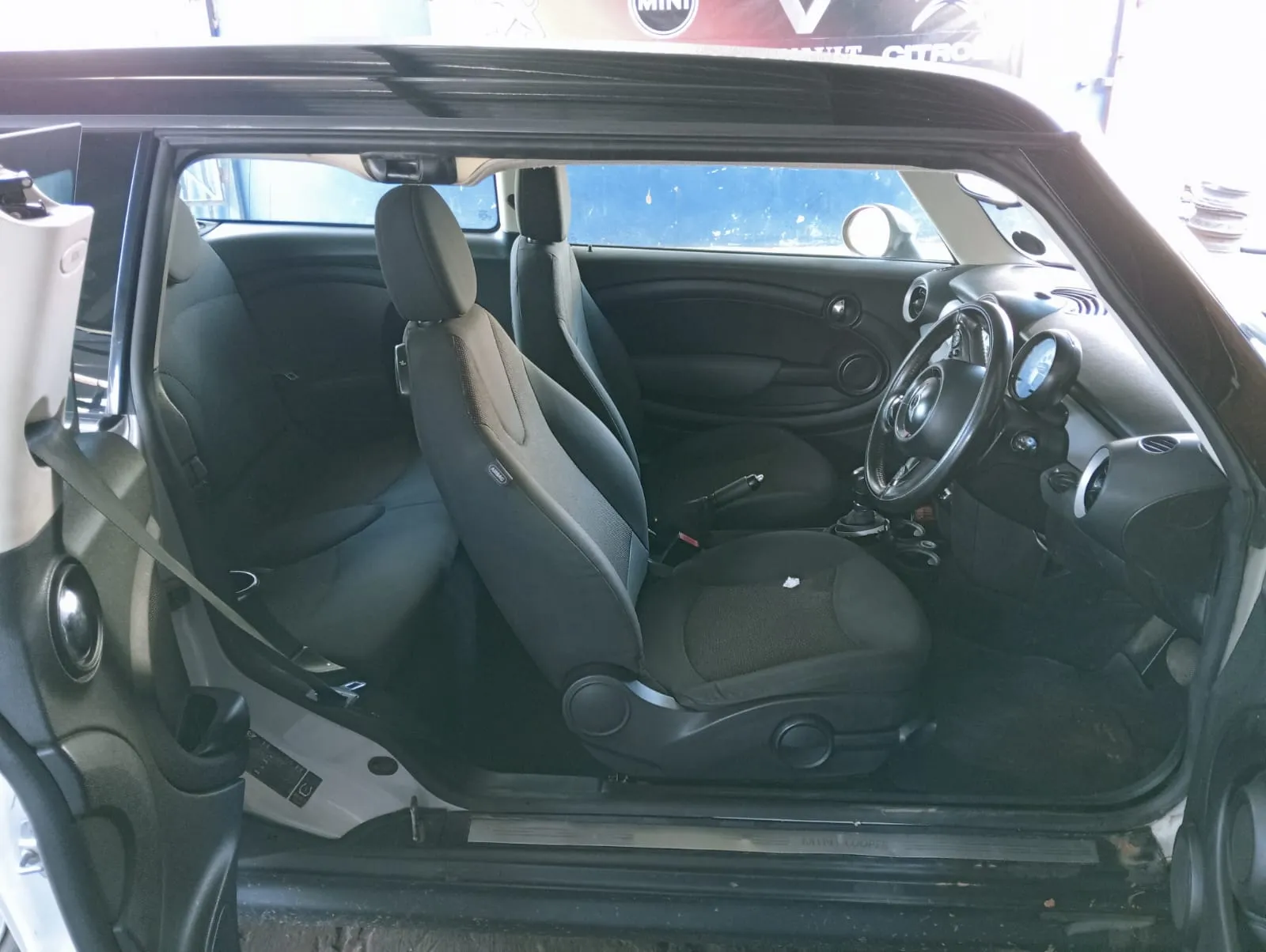 2010 Mini R55 Clubman N16 view 4