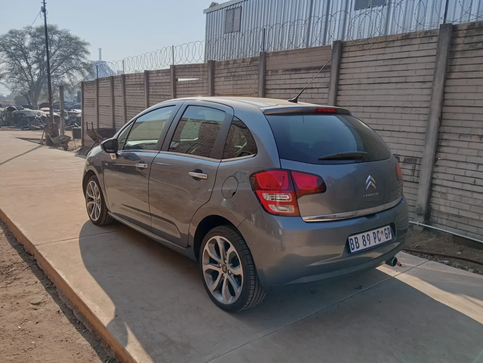 2013 Citroën C3 10FH view 3