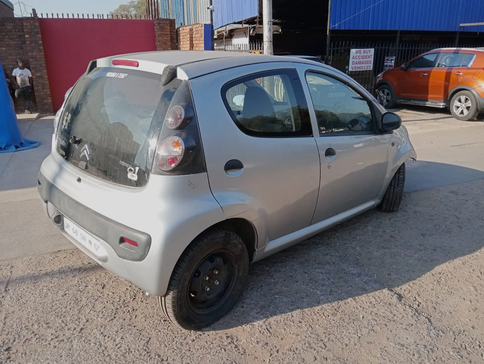 2011 Citroën C1 1KR view 3