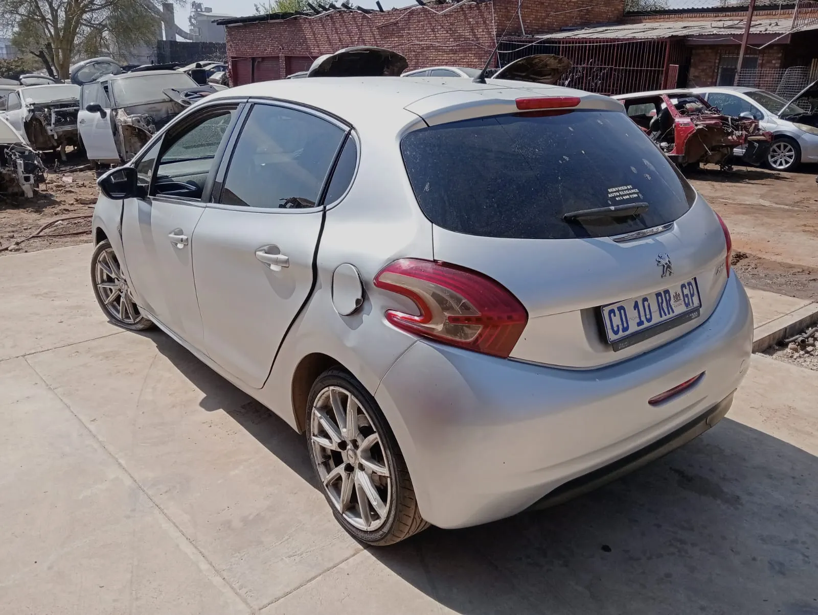2014 Peugeot 208 N12 view 4