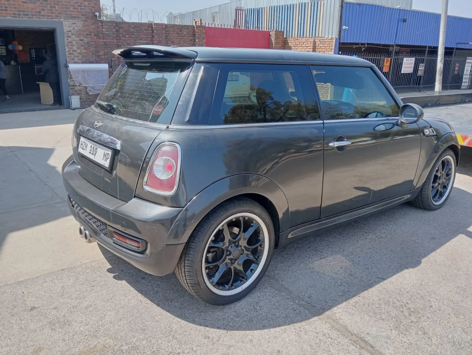 2011 Mini R56 S N18 view 3