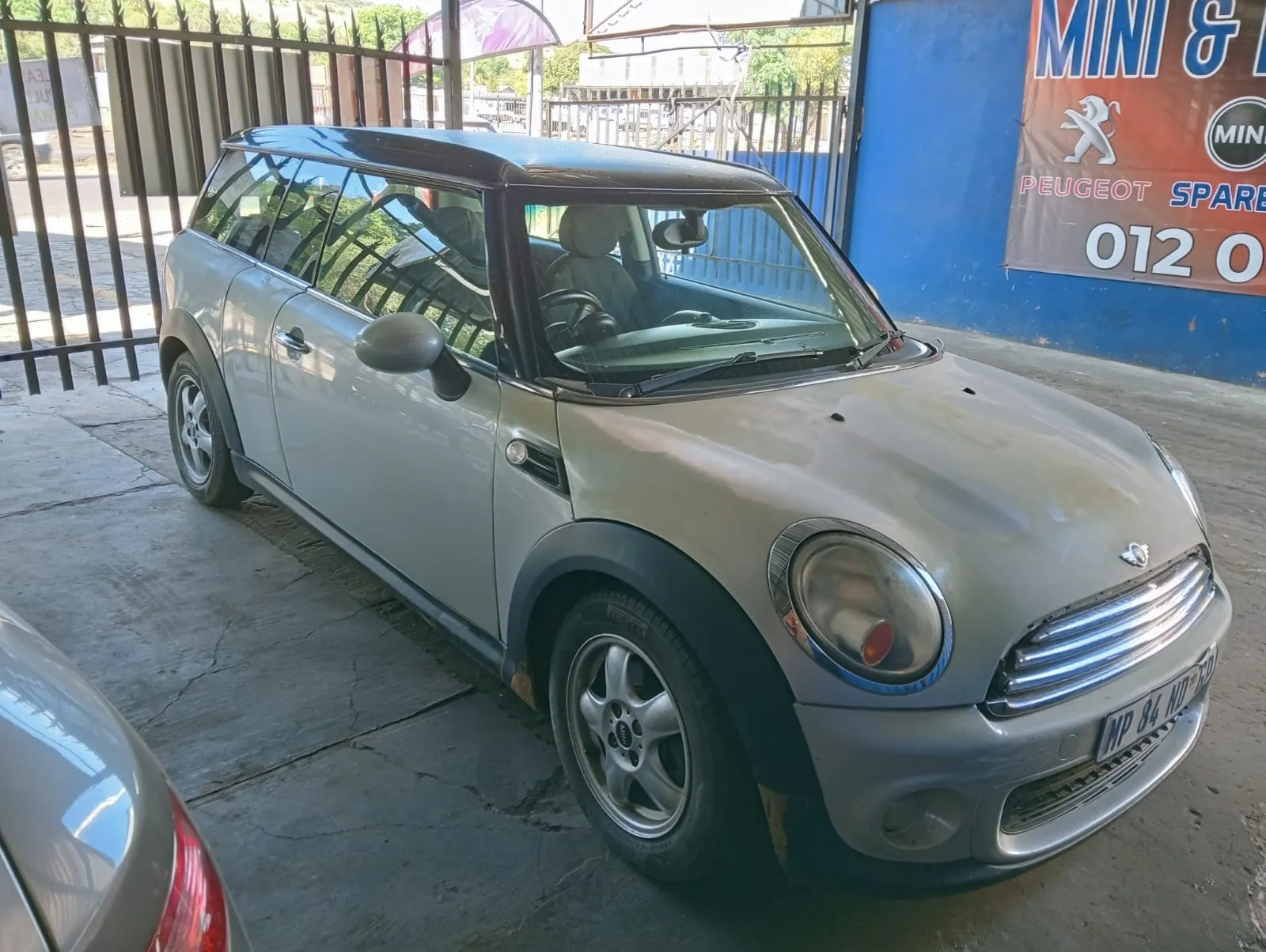 2010 Mini R55 Clubman N16 view 3