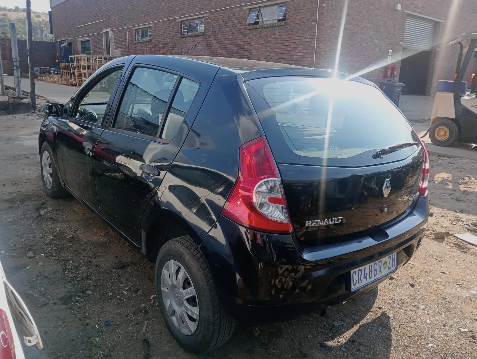 2010 Renault Sandero K7J view 3