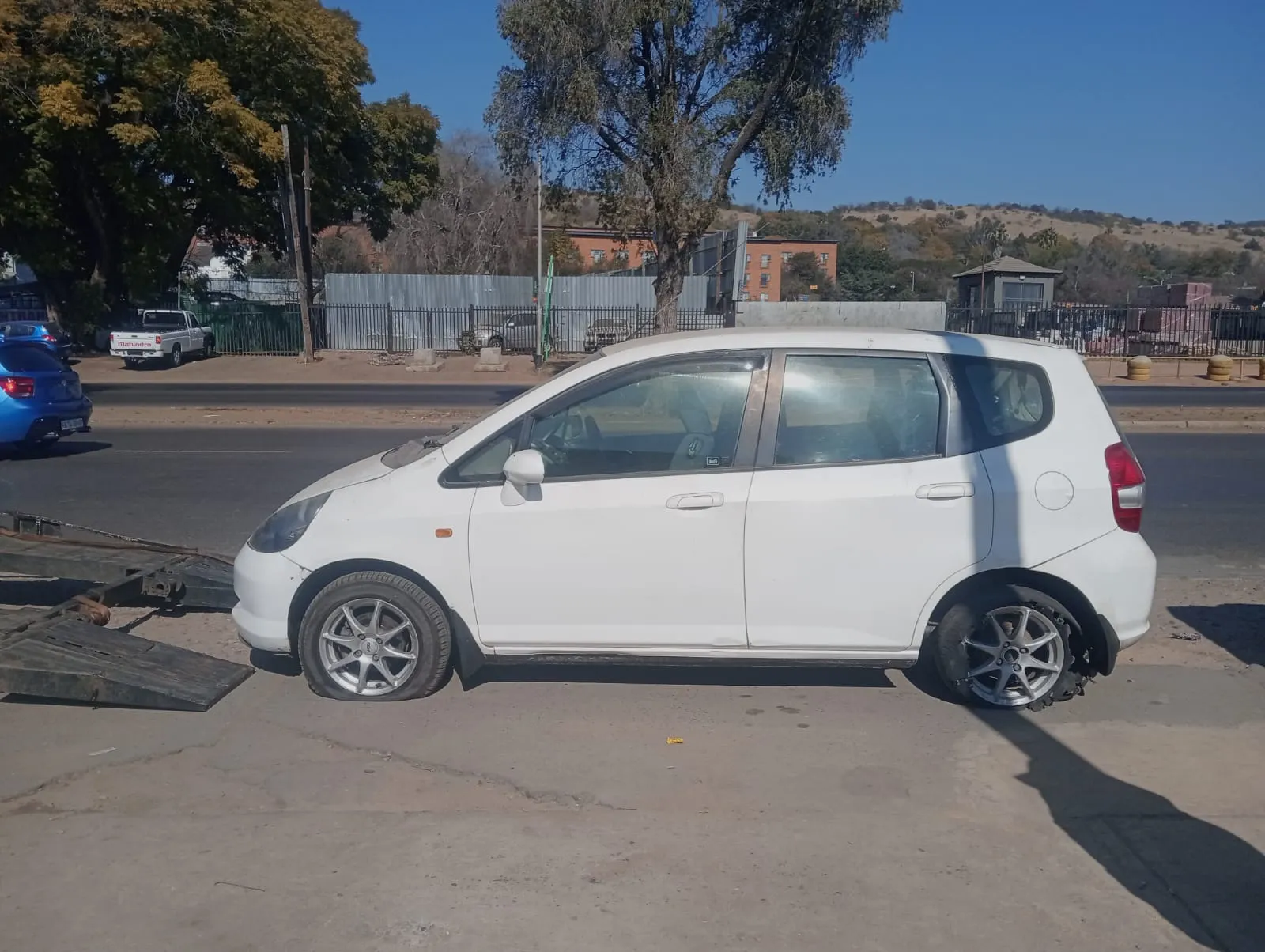 2004 Honda Jazz L13A1 view 4