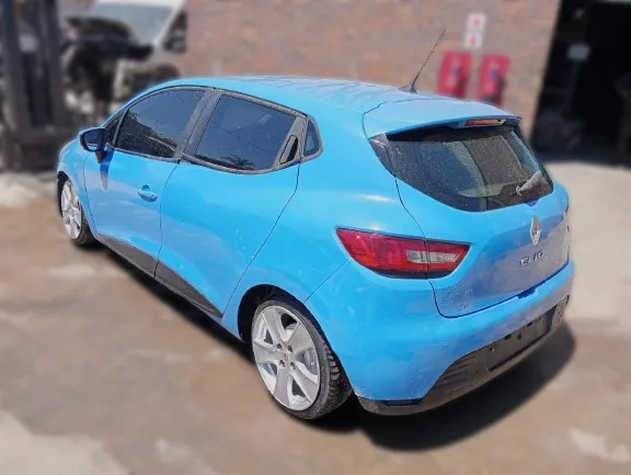 2016 Renault Clio H4BA view 5
