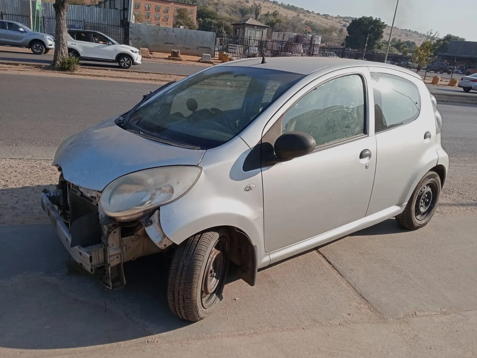 2011 Citroën C1 1KR view 2