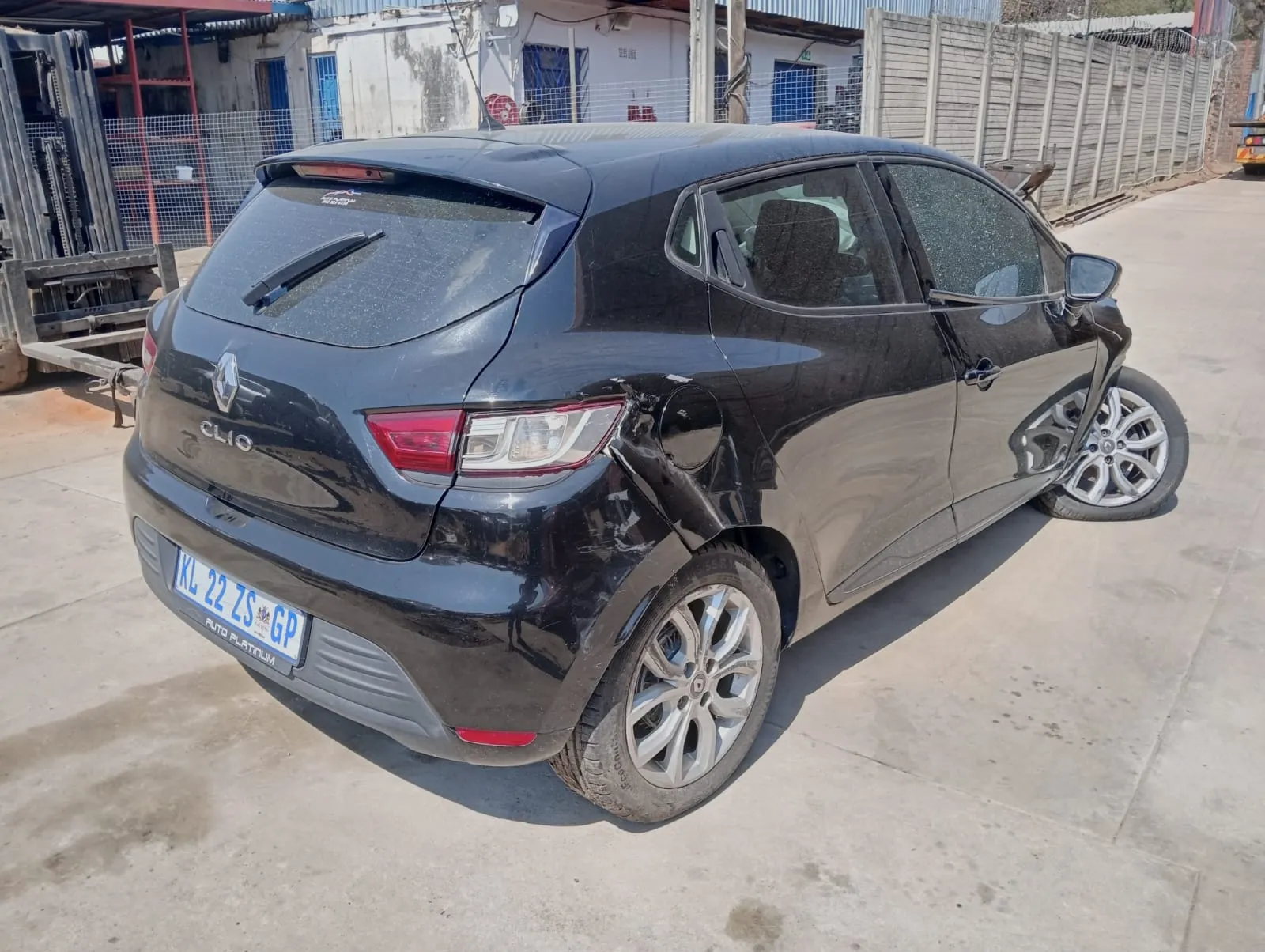 2019 Renault Clio H5F view 3