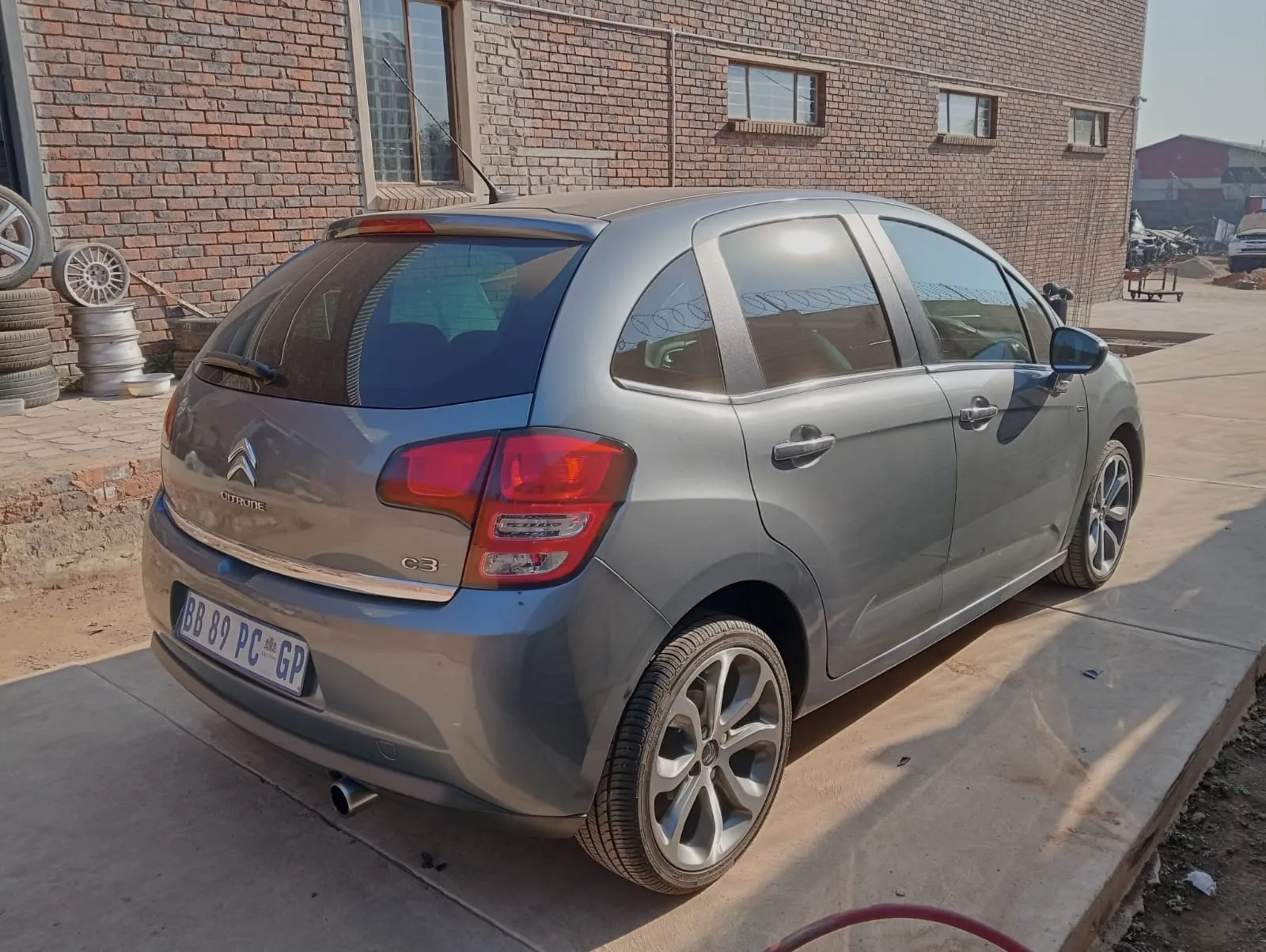 2013 Citroën C3 10FH view 4